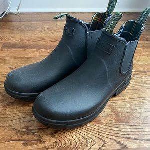 Never been worn, BRAND NEW, waterproof, muck-boots